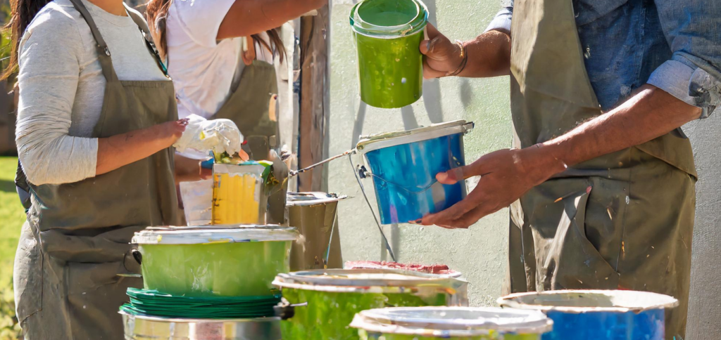 Wall paint coatings with VAE polymer